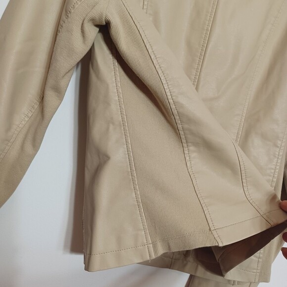 Calvin Klein Women's Polyurethane Jacket Size Medium - Picture 3 of 11